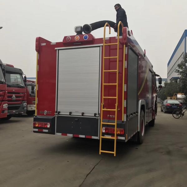 Howo 8T Foam Fire Truck , Water Tank Firefighting Apparatus 6 Wheel 290hp