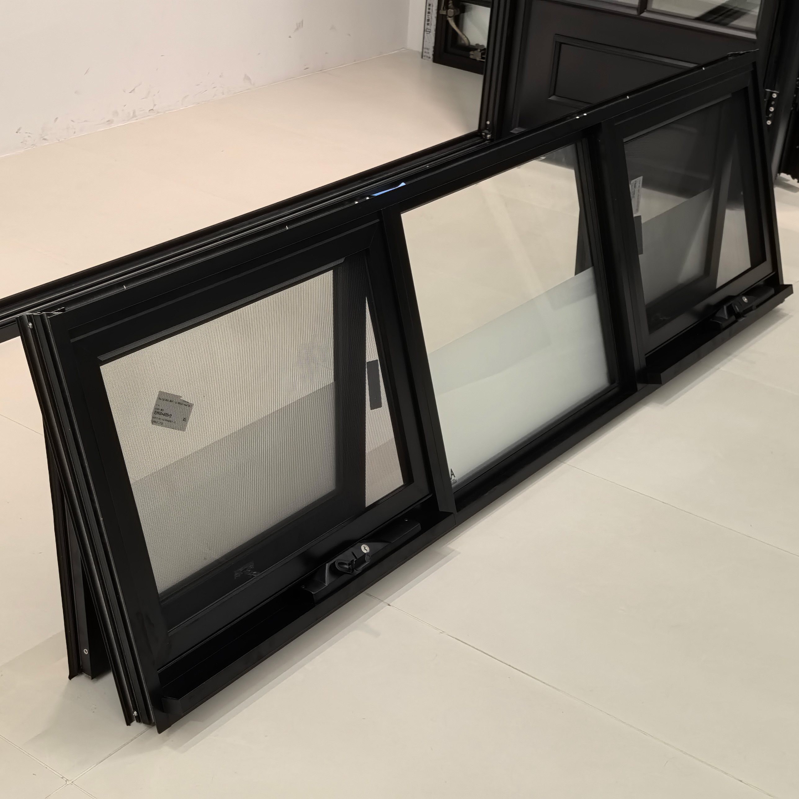 Custom Aluminum Awning Windows｜Adjustable Opening Angle for Perfect Ventilation