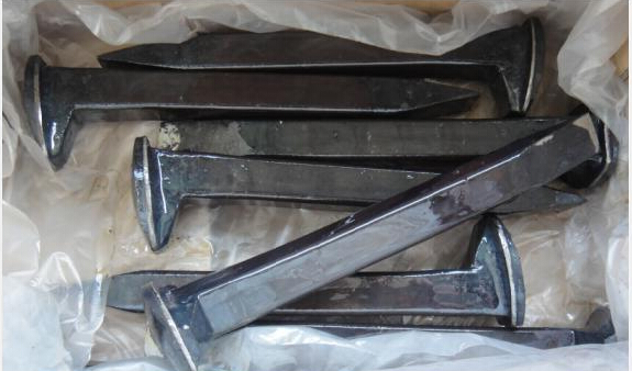 Собака ранга стали углерода 4,8 следа железнодорожная берет AREM на острие Q235