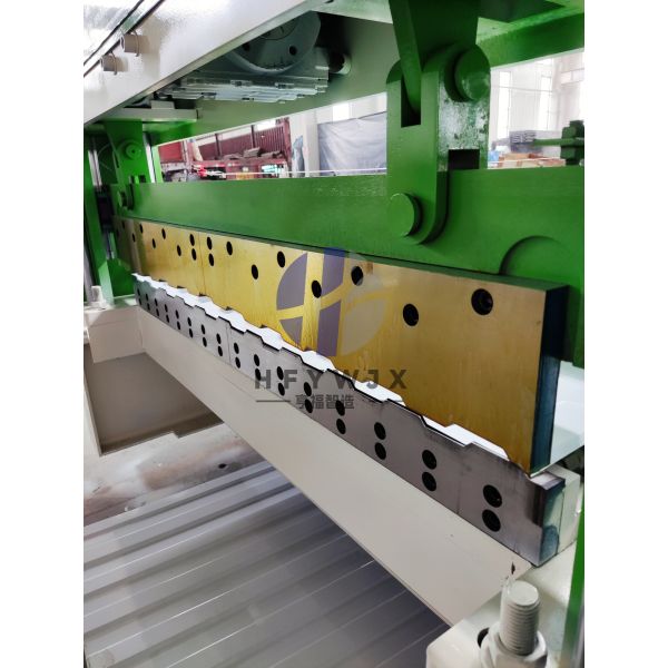 0.3-0.8mm Thickness C8 Roof Roll Forming Machine PLC Control System