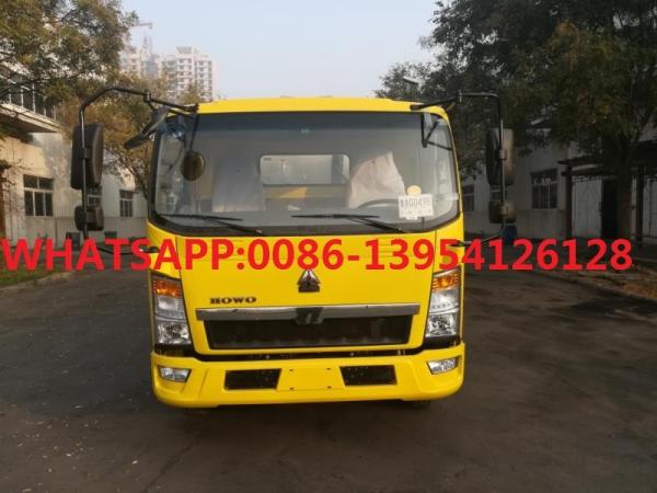 HOWO Light Asphalt Sprayer Truck 4x2 6 Wheeler With Yunnei Engine 115hp