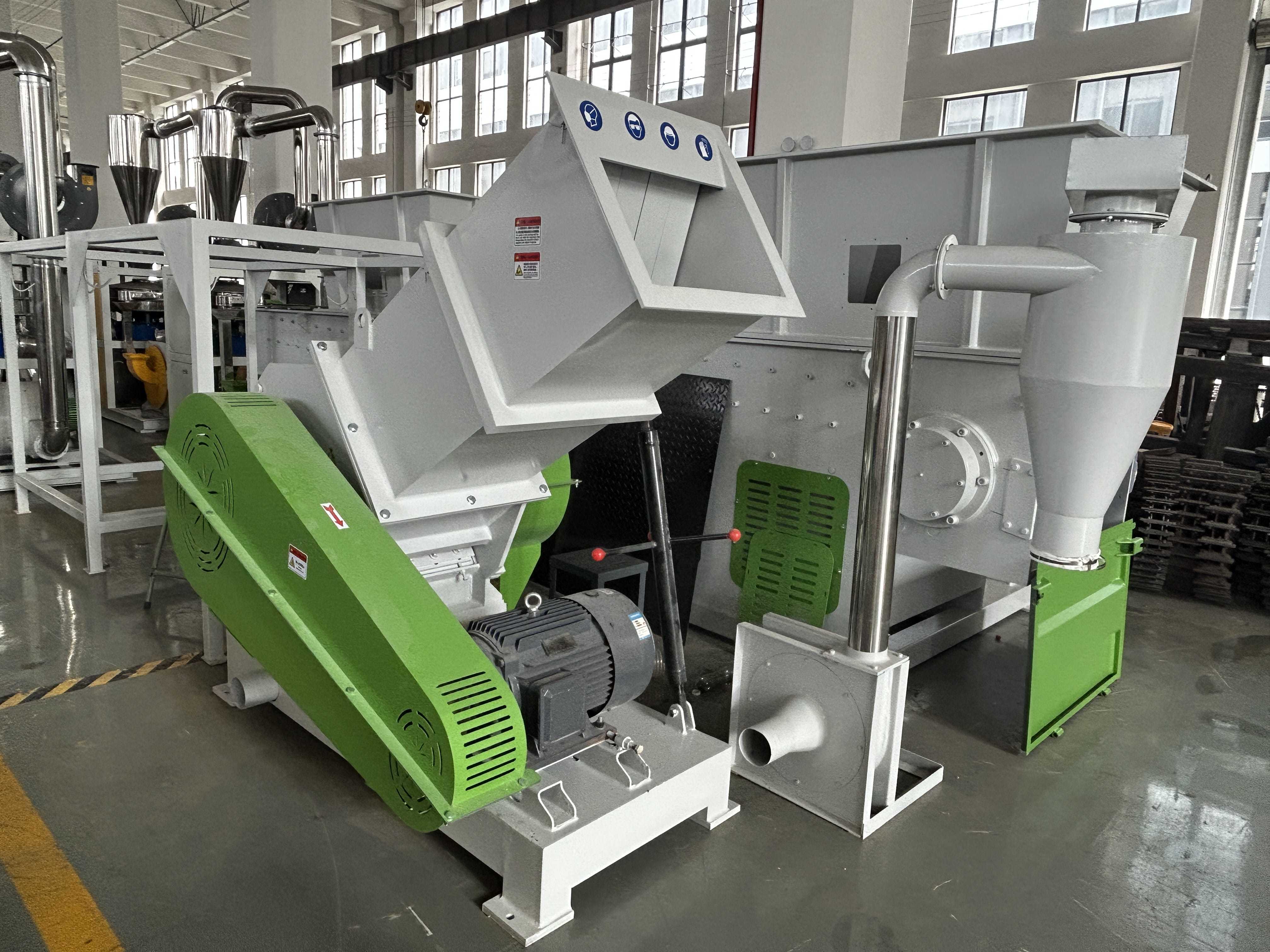 Three Meters Long Waste PVCpipe Crusher Machine for Processing Waste Pipe and Profile
