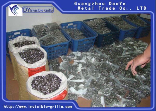 Desempenho resistente dos acessórios invisíveis transversais de aço inoxidável da grade do grampo
