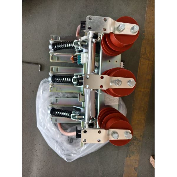 11kv 1250A Indoor Earthing Switch with 150mm Poles And Insulation Plate