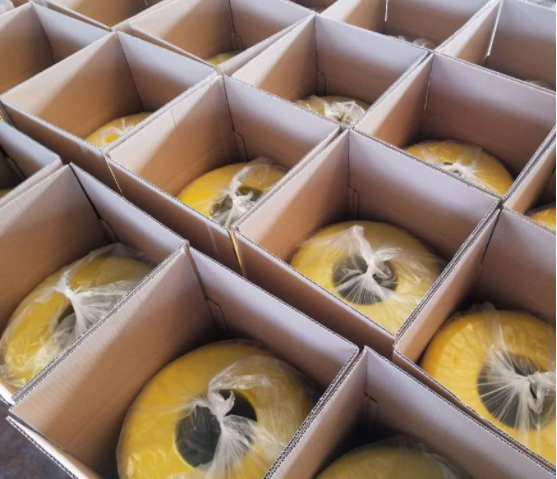 Защита от дорожного движения с помощью рельсового ограждения с горячим оцинкованным покрытием