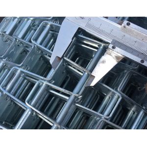 Heavy Duty Honeycomb Flat SGS Gi Mesh Conveyor Belt