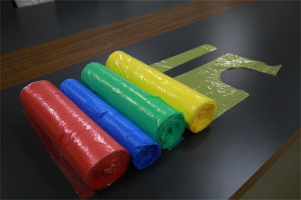 Food Grade Plastic Disposable Adult Aprons 690x1070mm Eco Friendly Non Toxic