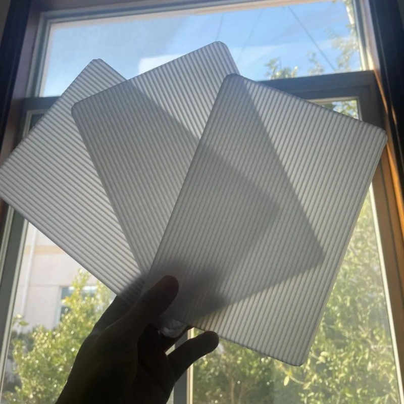 Coroplast Sheet is a lightweight and durable polypropylene corrugated plastic sheet designed for various applications, including packaging, printing, construction, and protection.