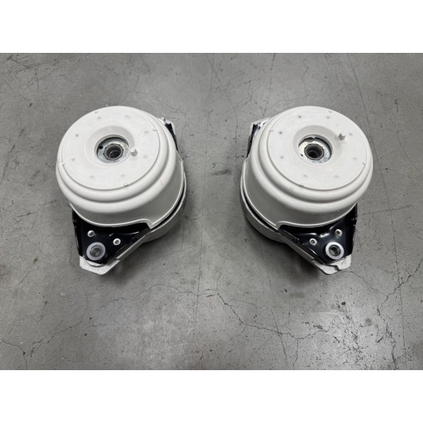 The New High Quality GLE Is the Foot Rubber Support of the W166 Front Engine Buffer Rubber Machine for Mercedes-Benz
