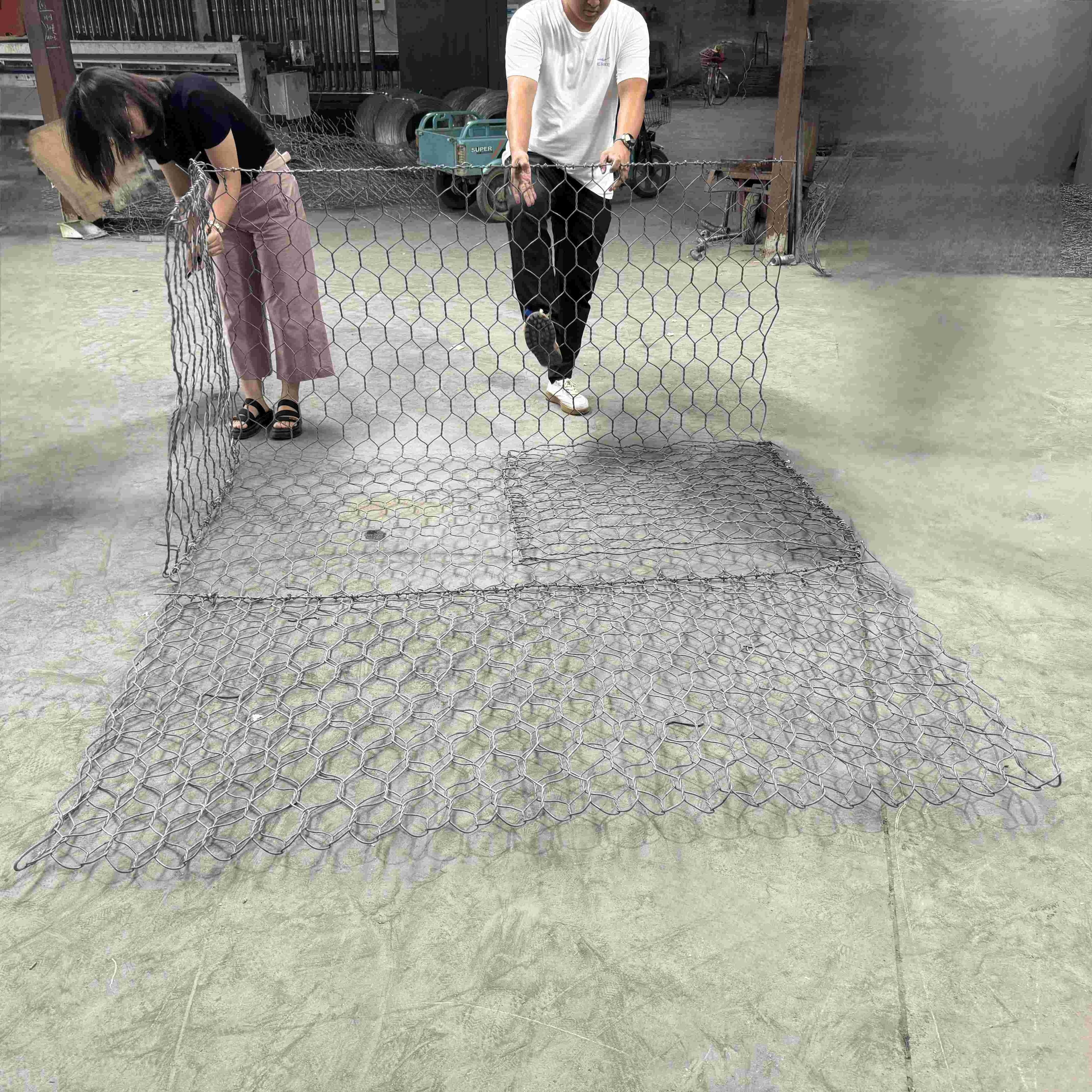 2.7mm HDP Galvanized Gabion Wall Double Twist Gabion Stone Wall Cage