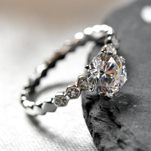 DEF Color Moissanite Jewelry , Forever One Moissanite Ring For Ladies RD0236