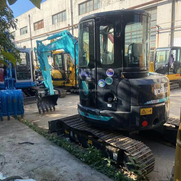 Excavateur Kobelco SK55 de 5 tonnes d'occasion avec cylindre hydraulique original en bon état