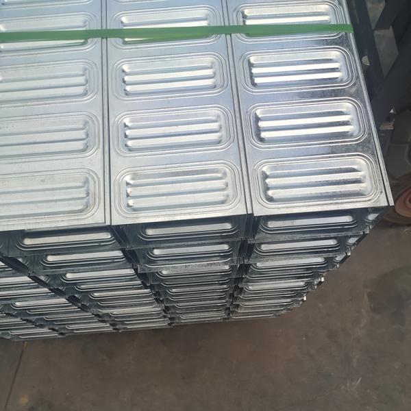 Tela de cable perforado galvanizado de 50 mm para uso industrial