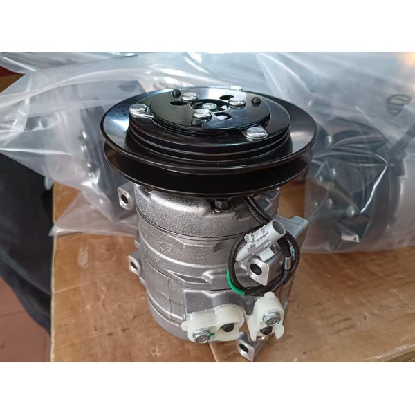 Auto AC Conditioning Compressor For  Isuzu mixer truck B220203000007 10S15C DC24V
