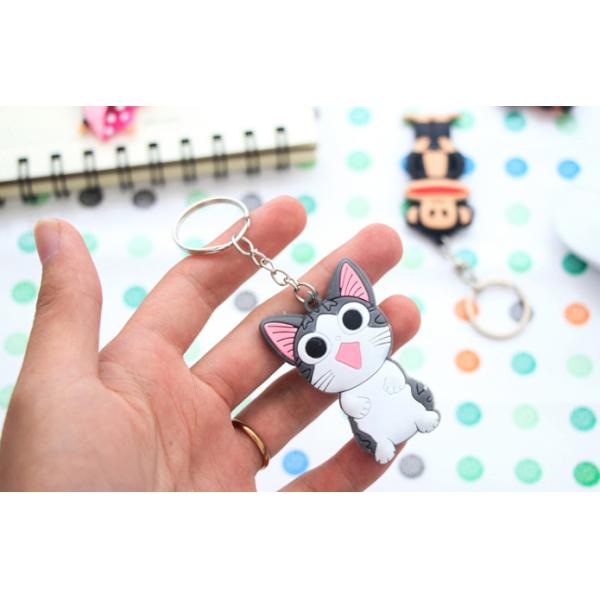 3D 2D Shape Personalized Rubber Keychains Injected Logo Design Light Weight