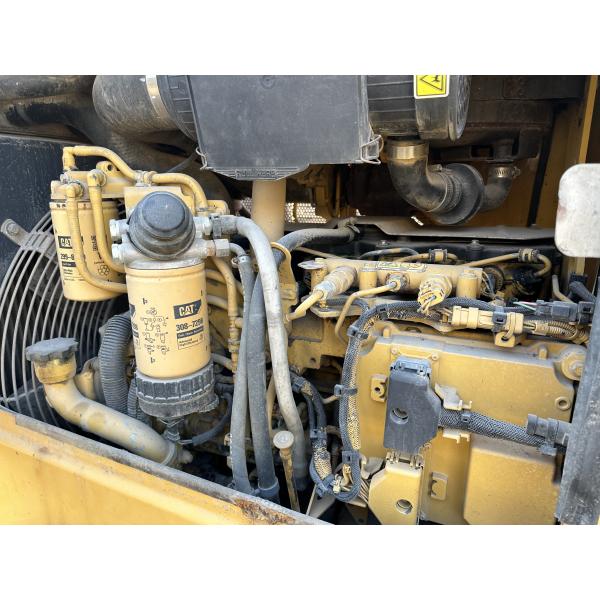 Japan Made Used Caterpillar D3K XL Bulldozer 6 Way Blade CAT C4.4 Engine