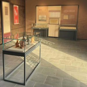 Dust Resistant Table Display Cabinet Modern Style Custom Metal Frame Legs