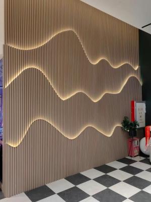 panneau de grille en bois plastique pour la décoration intérieure des murs et