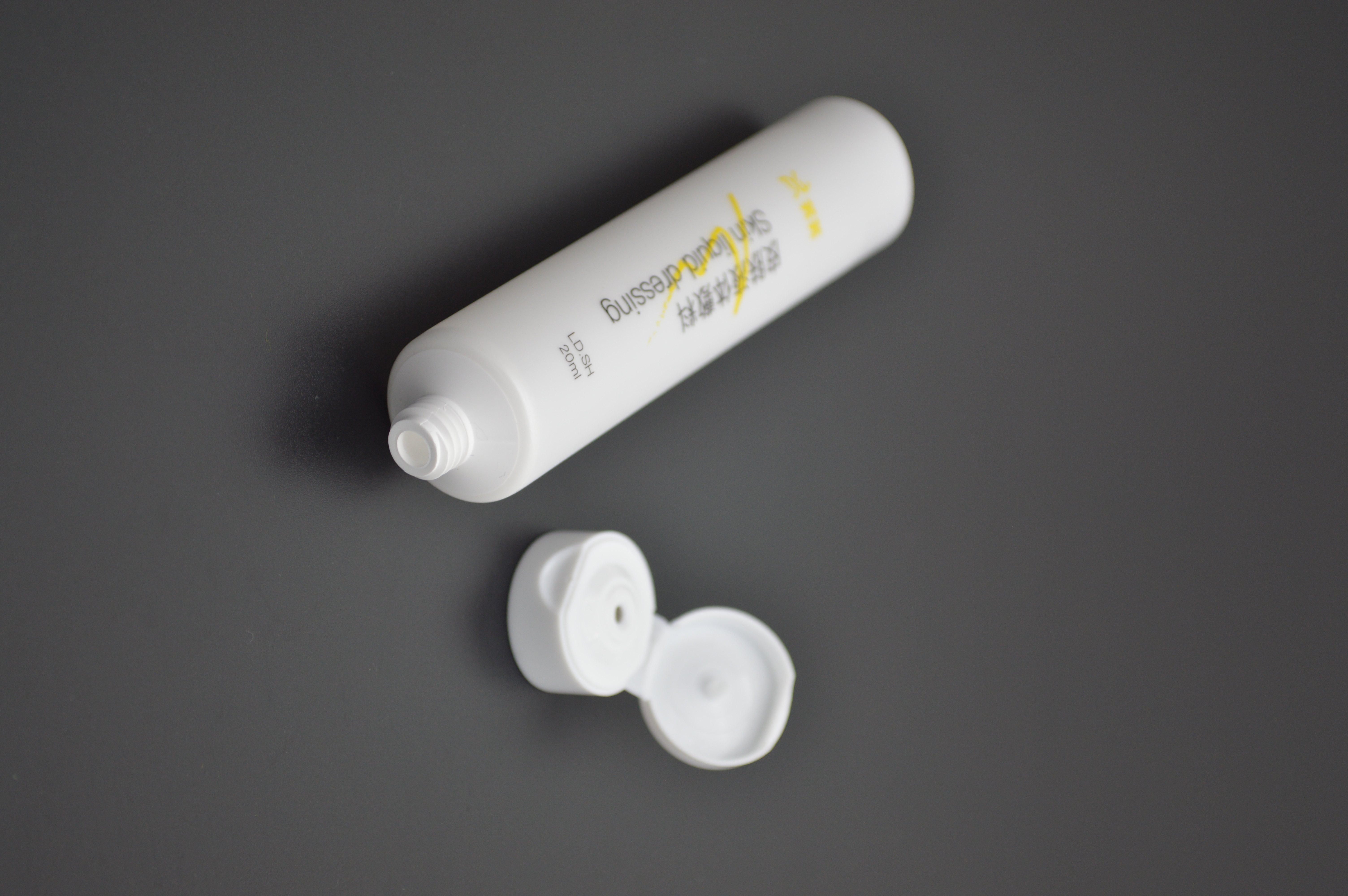 Thermally Conductive Plastic Spiral Perforated Poster clear Cylinder Packaging Lid for Foundation Ketchup Tube Foam Pump Tube
