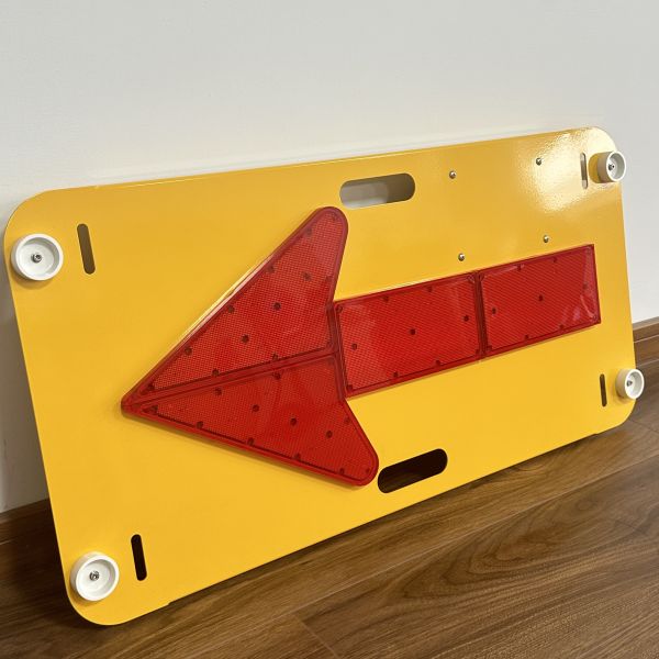 Customizable Visual Directional Sign Board with Strobe Mode and DC12V/24V Voltage