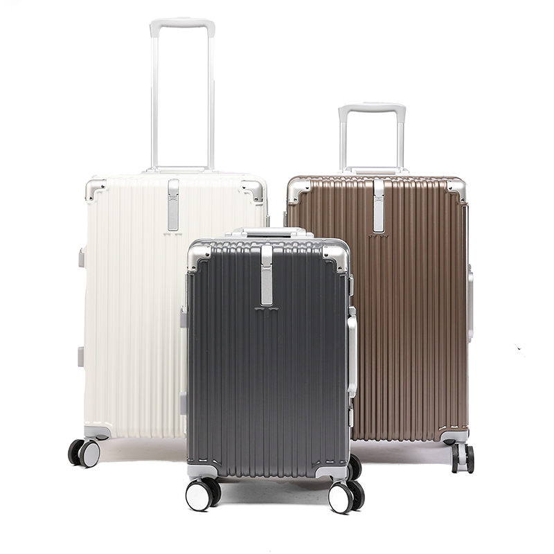 360 Rotating ABS PC Luggage Fashionable Eco 28inch Checked Luggage With Tsa Lock