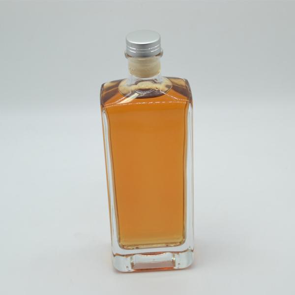 High Flint Glass Material 500ml Clear Empty White Vodka Glass Bottle with Cork 750ml