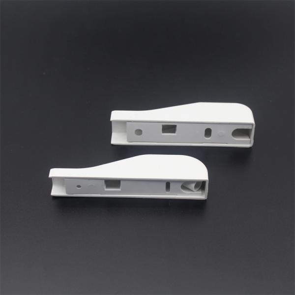 FTTH Tubo de pared fibra óptica cableado Ángulo de flexión de plástico en blanco con conector de clip