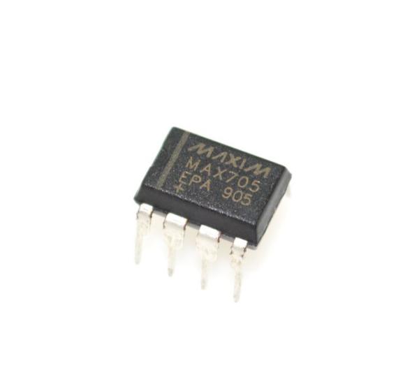 MAX705EPA Superviseur de microprocesseur 4.65V Seuil 200ms Impulsion de réinitialisation Alimentation 5V DIP-8 -40°C à +85°C