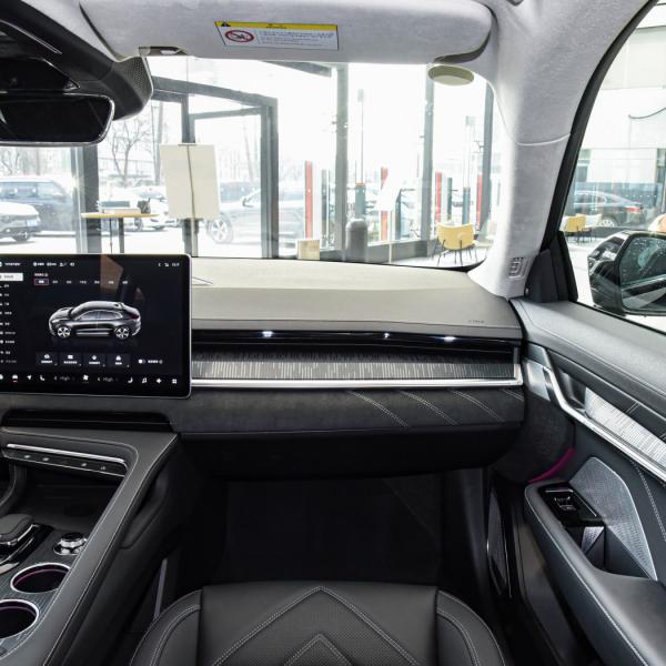 Zeekr 001 Car 100kwh Electric Car EV 4WD SUV Black Sport with Adding Configuration