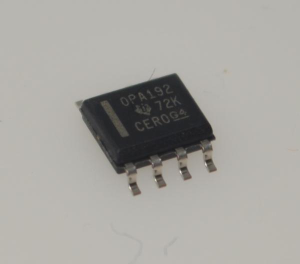 Amplificador operacional de precisión OPA192IDR con offset de 25μV, deriva de 0.2μV/°C, GBW de 10MHz, SR de 20V/μS, ruido 1/f de 1.1kHz, entrada CMOS RRO, Ib de 2.2nA, paquete SOIC-8