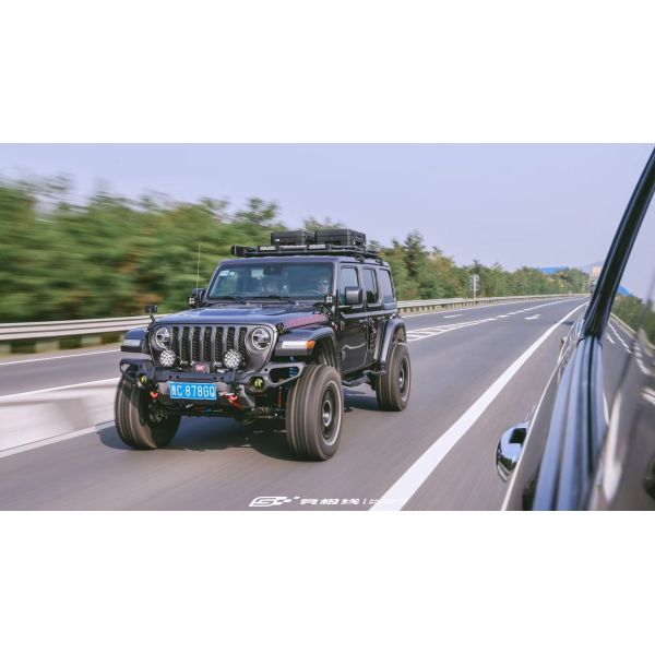 High Toughness 140L Outdoor Adventure Survival Heavy Duty Cargo Box Rotomized LLDPE Truck Toolbox Case Storage Box for Storage
