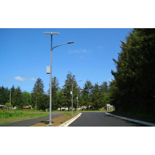 Polygonal Double Arms Commercial Outdoor Light Poles With Galvanization / Powder Coated