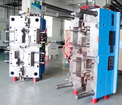 hot runner mold Polishing Custom Plastic  Injection Molding In Automotive Industry