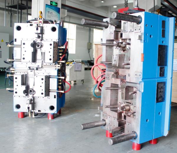 hot runner mold Polishing Custom Plastic  Injection Molding In Automotive Industry