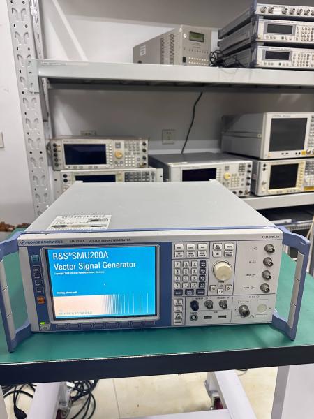 Rohde & Schwarz R&S SMU200A 6 GHz Dual Path Vector Signal Generator