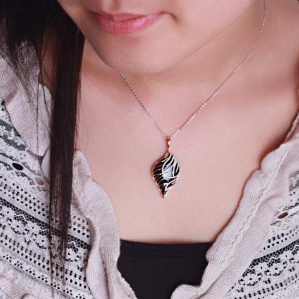 18K Rose Gold Black Onyx Diamonds Drop Pendant Necklace (GDN001)