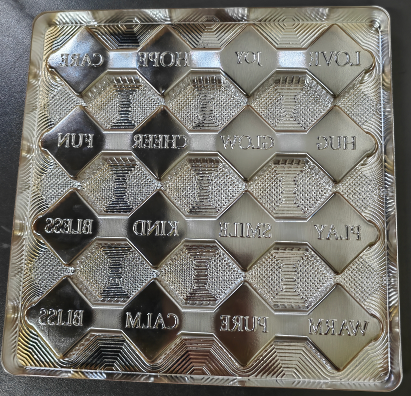 Customized disposable gold 16 compartment PET chocolate container with logo