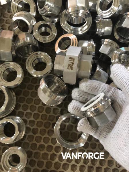 ANSI / ASTM A182 3000LBS Forged Steel Pipe Fittings Socket Weld Coupling