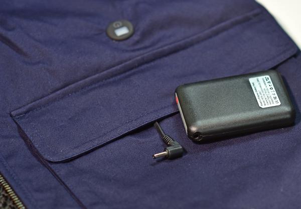 Vêtements de travail pour hommes à l'aide d'un système de climatisation respirant et de refroidissement