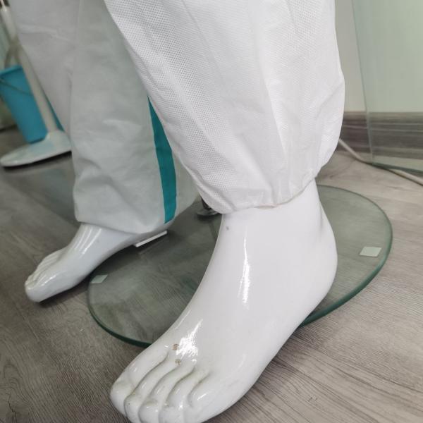 175*140cm Disposable Protective Isolation SMS Nonwoven Coverall with Heat Taped Seam