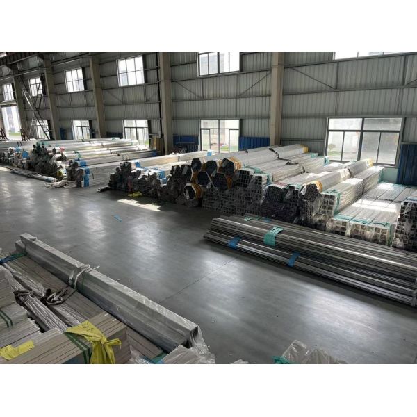 Round 304 316L Stainless Steel Tubes 6mm Thread Male Female Welded Pipe Suitable for Architectural Decoration