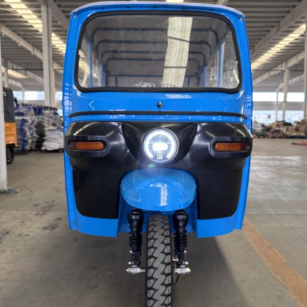 Large Space 4-Seat Electric Tuk Tuk with 150km Driving Range and 60V Lithium Battery