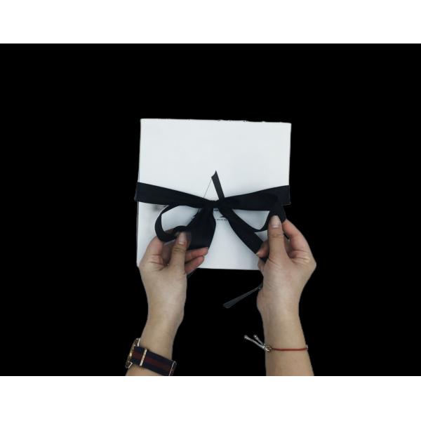 Threaded Ribbon Double Opening Half Fold Graffiti Christmas Gift Box Egg Packaging