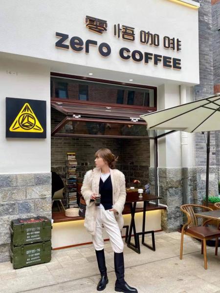 Farm Balcony Folding Window Portal Enabling Vegetable Cultivation in Urban Apartment Environments