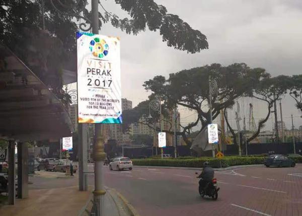 p3mm LED Lamp Pole Screen , 120 degrees Roadside LED Display