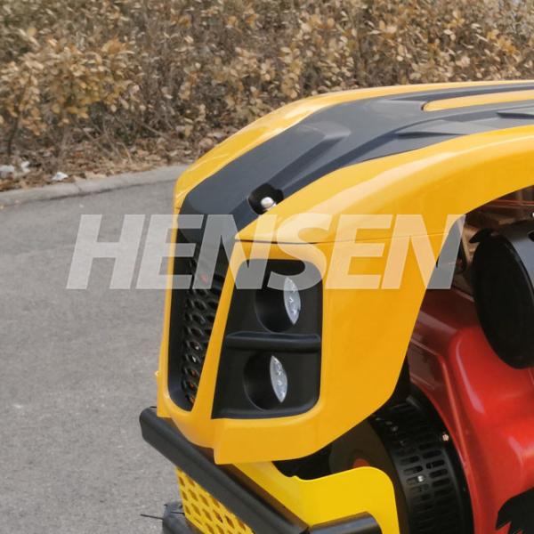 Adjustable Seat Small Acreage Tractors OEM Compact Garden Tractor