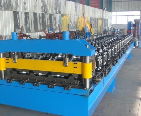 PLC Control Roof / Wall Panel Color Steel Plate Roll Forming Machinery CE Approved