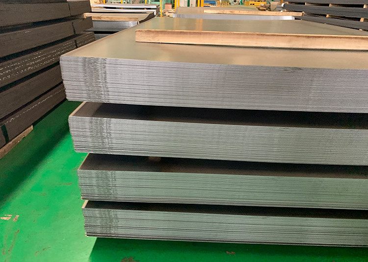 Механическая стальная пластина ширины 10mm P355QL2 2000mm отрежет по заданному размеру стандарт ASTM