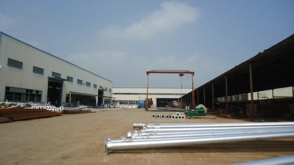 China factory directly sale 6M-10M steel red color 60W LED solar outdoor street lights