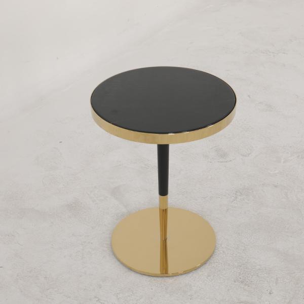 Sala de estar pequena mesa de aço inoxidável mesa de lado com brilhante brilhante ouro preto vidro superior perna de metal